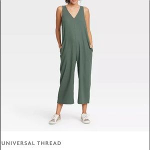 Linen jumpsuit with pockets…